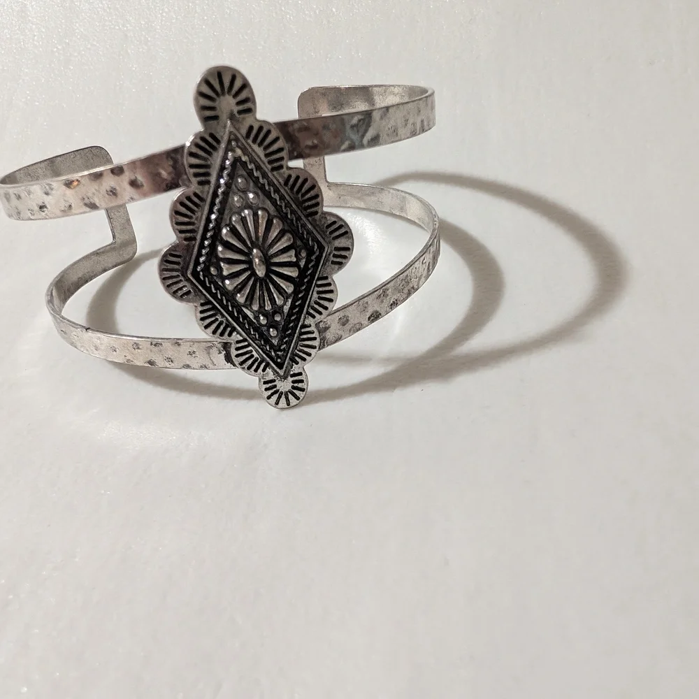 🎀$5 Boho Western Style Bracelets - Picture 4 of 14